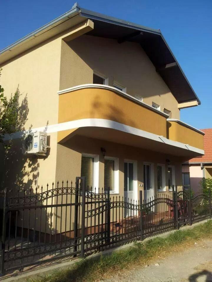 Apartments Emerald Ulcinj Exterior photo