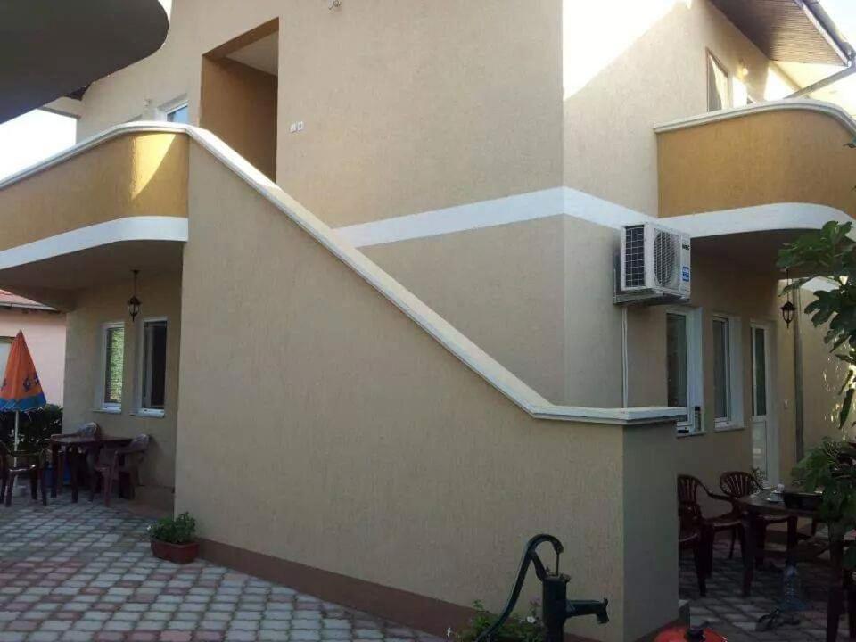 Apartments Emerald Ulcinj Exterior photo